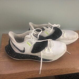 Kyrie Irving Low 3 rare find